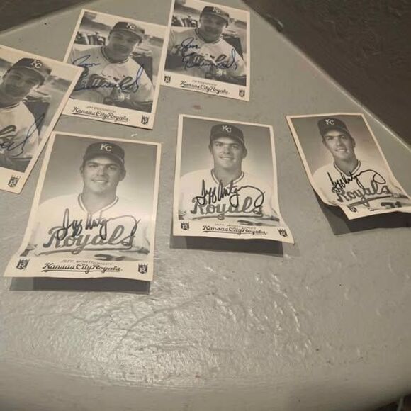 Signed KC Royals Photographs Set of 6 Jeff Montgomery and Jim Eisenreich - Picture 3 of 5